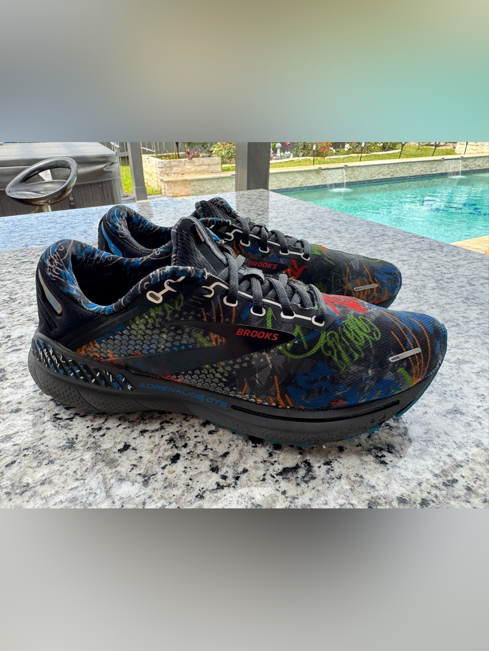 Brooks Black Multi Graffiti-Print Running Shoes gts adrenaline 22
